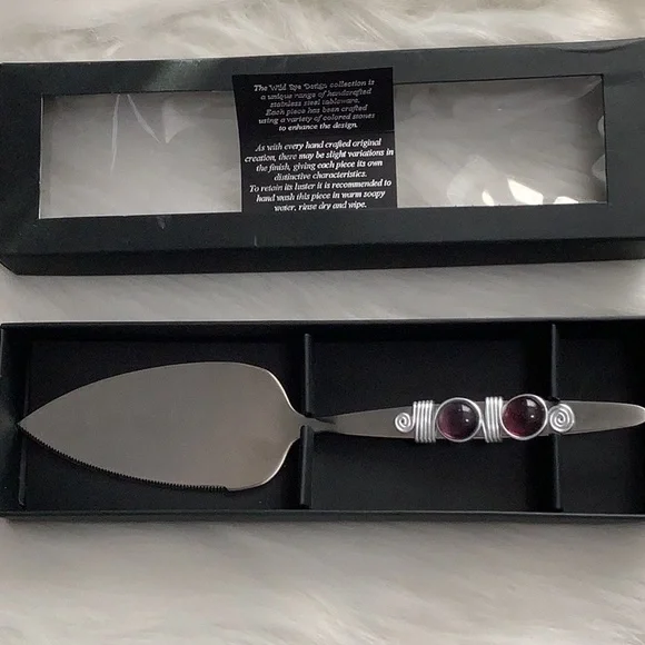 Wild Eye Designs~ Cake Server - Picture 4 of 5